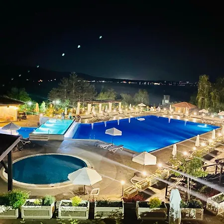 Sm Lovely On The First Line In דירה *