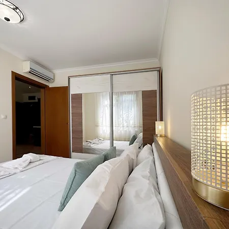 Sm Lovely On The First Line In * סוזופול