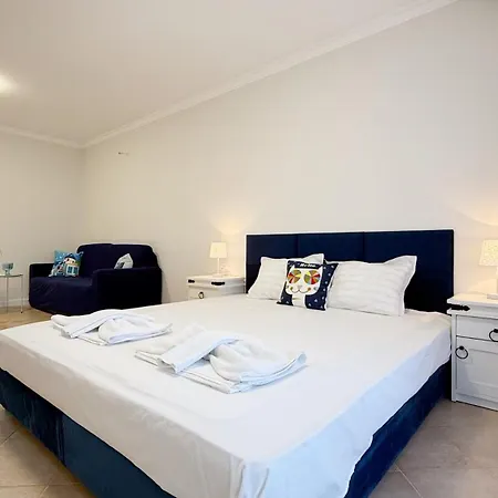 Sm Lovely On The First Line In * סוזופול