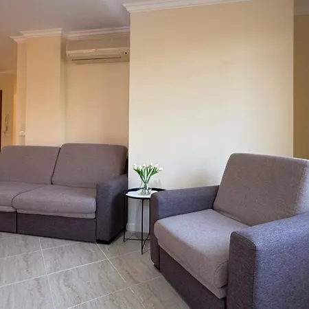 Sm Lovely On The First Line In דירה