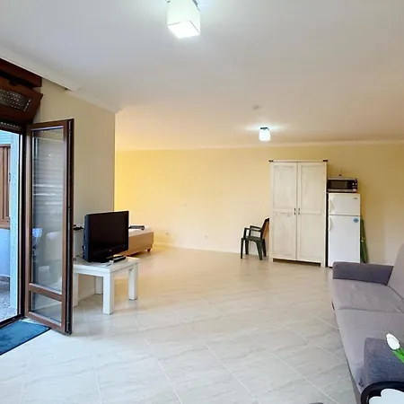 Sm Lovely On The First Line In סוזופול