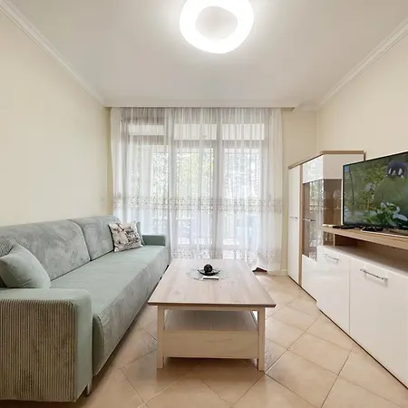 Sm Lovely On The First Line In Appartement