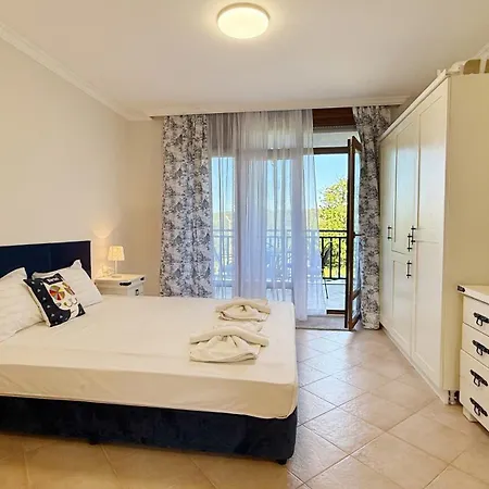 Appartement Sm Lovely On The First Line In *