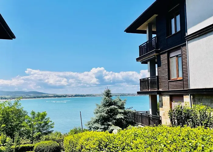 Sm Lovely On The First Line In Διαμέρισμα