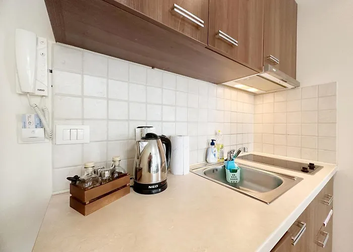 Sm Lovely On The First Line In Διαμέρισμα