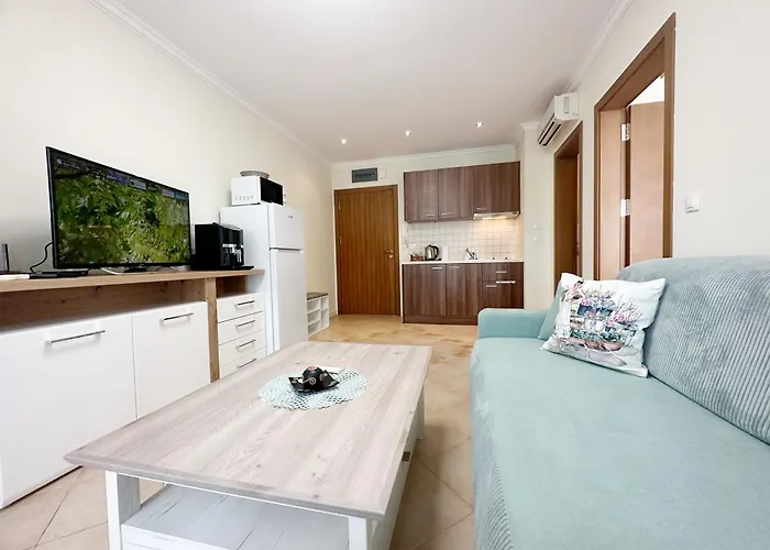 Sm Lovely On The First Line In Σωζόπολη