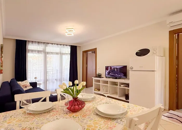 Sm Lovely On The First Line In Σωζόπολη